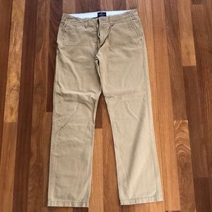 American Eagle Men’s Relaxed Straight Khaki Pant